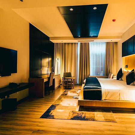 Blackwood Boutique Hotel And Apartments Darüsselam Dış mekan fotoğraf